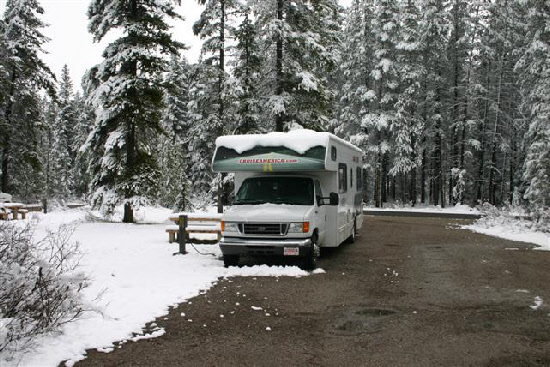 camper, campground, camping, Lake Louise, sneeuw