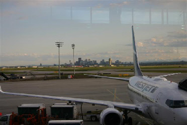Calgary, Canada, Calgary Airport
